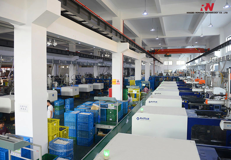 plastic injection molding workshop